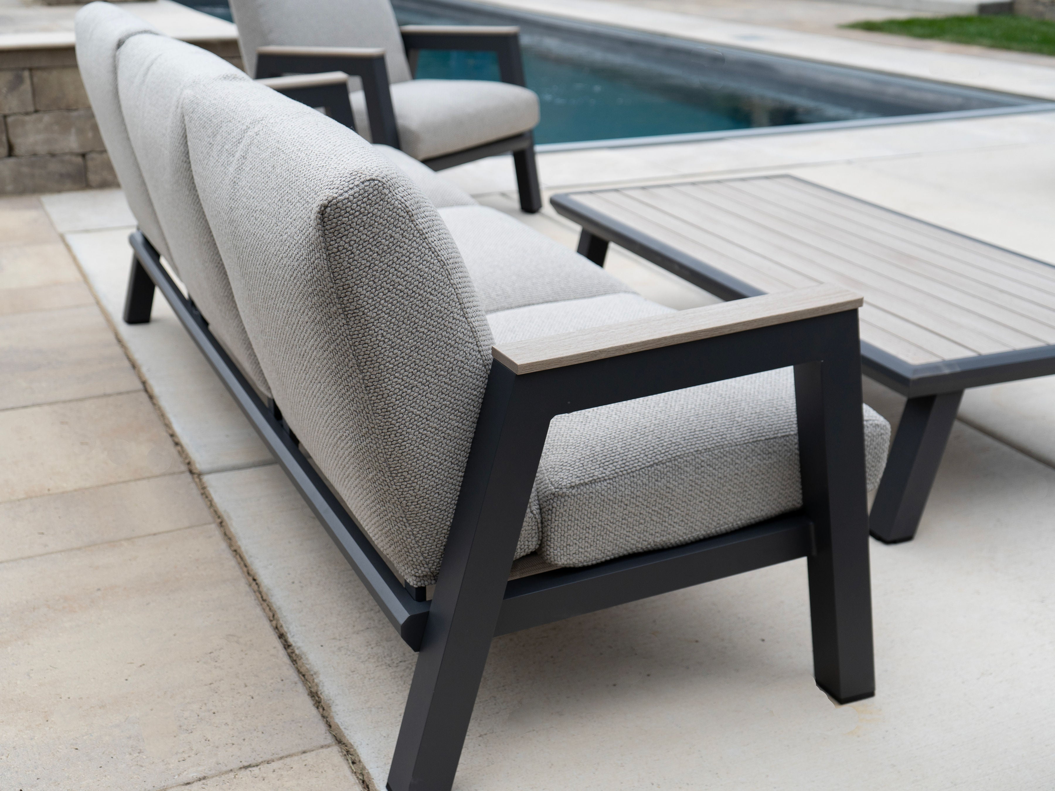 Alpine Meadows 4-Piece Lounge Set