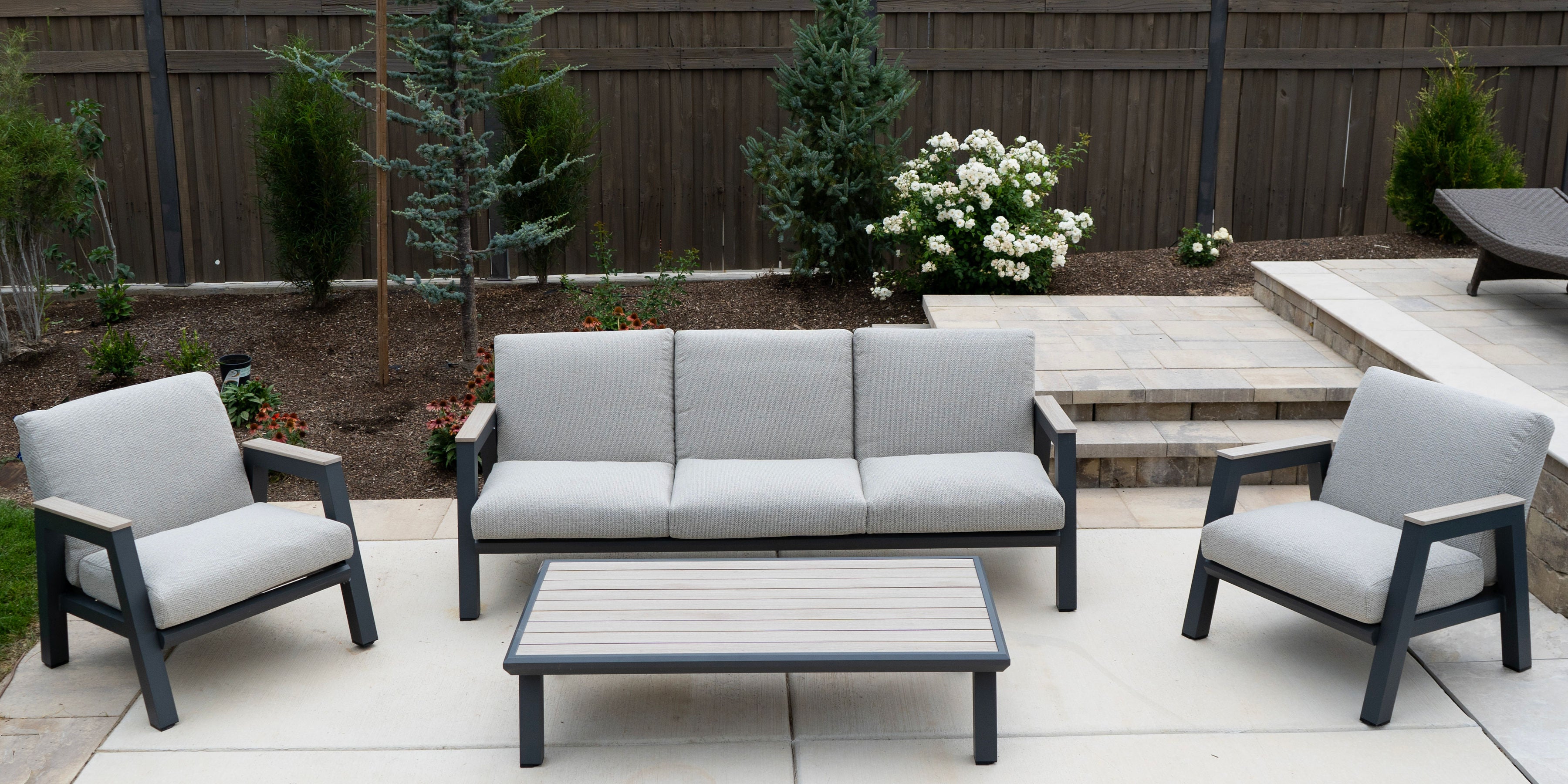 Alpine Meadows 4-Piece Lounge Set